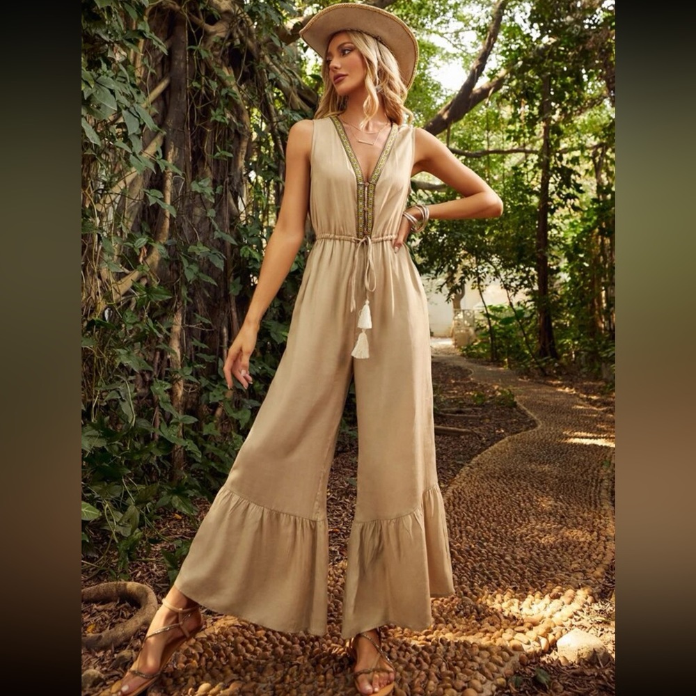 LAST ONE 🚨 #134 NWT Super Cute & Super comfy Jumpsuit adjustable waist tie